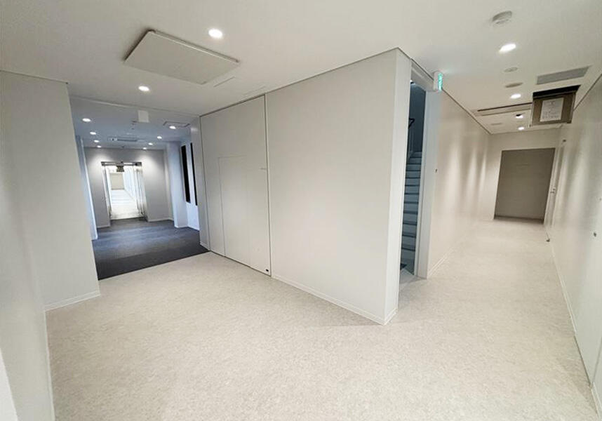 2025年4月5号館（研究棟） 2F EVホール・渡り廊下3